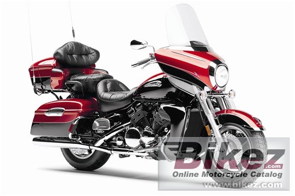 Big Yamaha royal star venture picture and wallpaper from Bikez.com